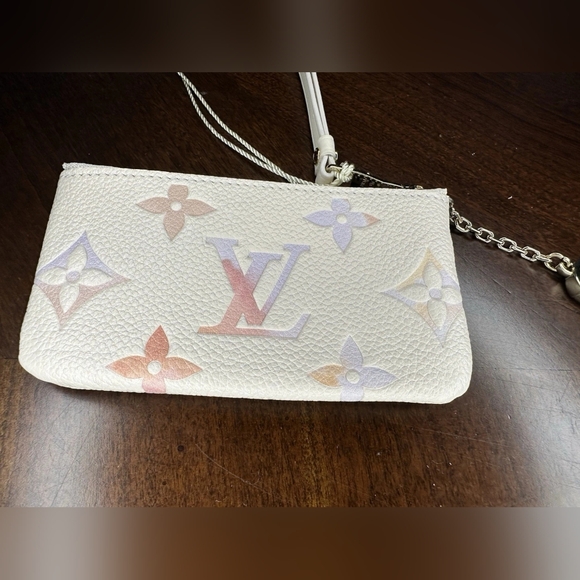 Louis Vuitton Key Pouch - Picture 4 of 10